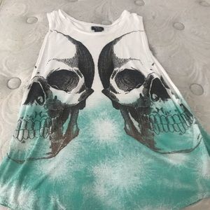 Skull tank